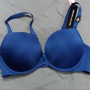 Torrid 360' back smoothing push up plunge